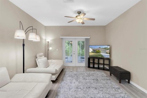 House in New Port Richey, Florida 4 bedrooms, 182.83 sq.m. № 1898564 - photo 9
