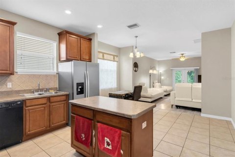 House in New Port Richey, Florida 4 bedrooms, 182.83 sq.m. № 1898564 - photo 7