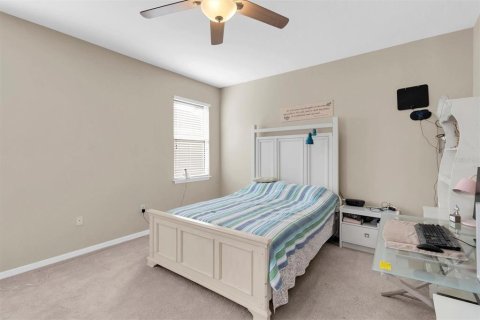House in New Port Richey, Florida 4 bedrooms, 182.83 sq.m. № 1898564 - photo 12