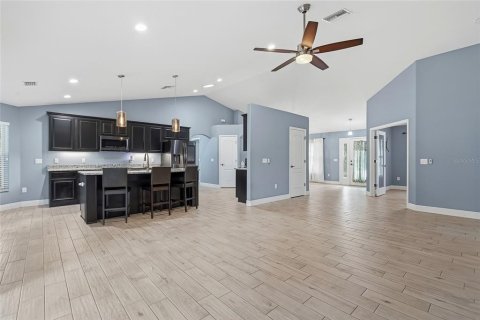Villa ou maison à vendre à Spring Hill, Floride: 4 chambres, 185.71 m2 № 2216951 - photo 15