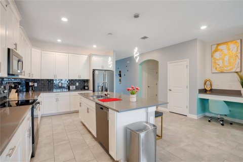 Casa en alquiler en Davenport, Florida, 6 dormitorios, 305.74 m2 № 1895001 - foto 7