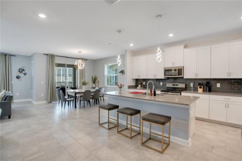 Casa en alquiler en Davenport, Florida, 6 dormitorios, 305.74 m2 № 1895001 - foto 9