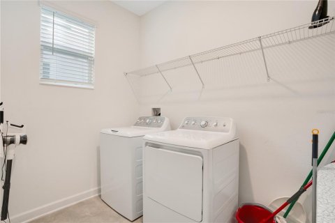 Casa en alquiler en Davenport, Florida, 6 dormitorios, 305.74 m2 № 1895001 - foto 23