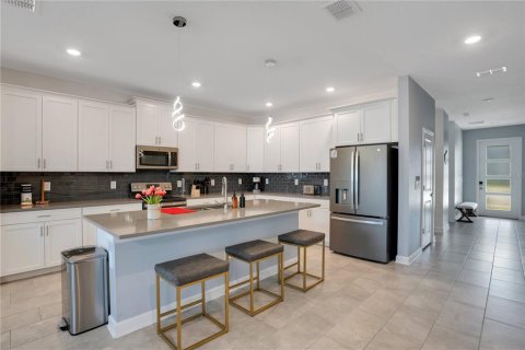 Casa en alquiler en Davenport, Florida, 6 dormitorios, 305.74 m2 № 1895001 - foto 8