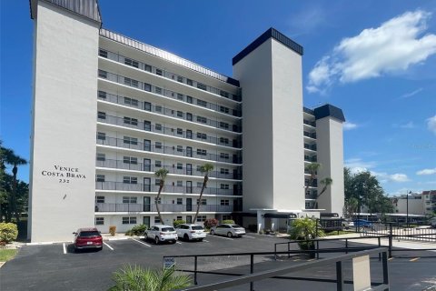 Condo à Venice, Floride, 2 chambres  № 2215438
