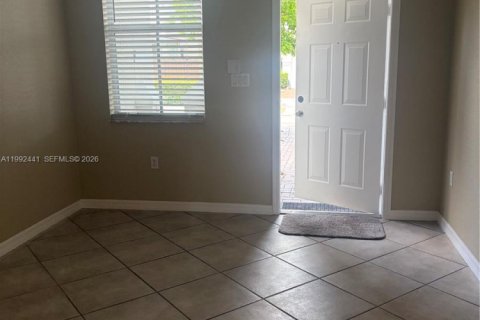 Adosado en alquiler en Miami, Florida, 4 dormitorios, 166.57 m2 № 2055513 - foto 16