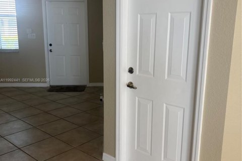 Adosado en alquiler en Miami, Florida, 4 dormitorios, 166.57 m2 № 2055513 - foto 15