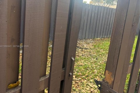 Adosado en alquiler en Miami, Florida, 4 dormitorios, 166.57 m2 № 2055513 - foto 20