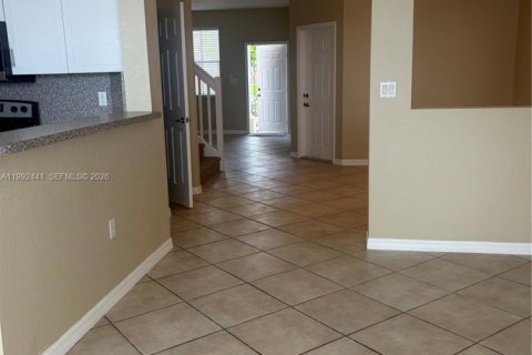 Adosado en alquiler en Miami, Florida, 4 dormitorios, 166.57 m2 № 2055513 - foto 11