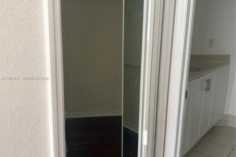 Adosado en alquiler en Miami, Florida, 4 dormitorios, 166.57 m2 № 2055513 - foto 27