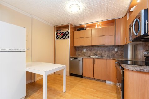 Condominio en alquiler en Sunny Isles Beach, Florida, 2 dormitorios, 99.41 m2 № 1954365 - foto 5