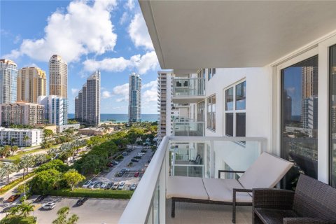 Condominio en alquiler en Sunny Isles Beach, Florida, 2 dormitorios, 99.41 m2 № 1954365 - foto 25