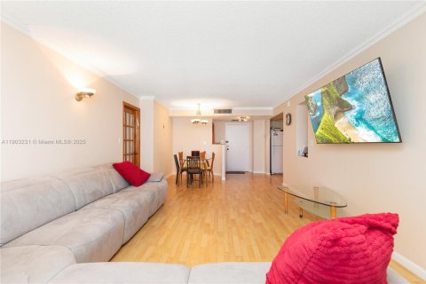 Condominio en alquiler en Sunny Isles Beach, Florida, 2 dormitorios, 99.41 m2 № 1954365 - foto 22