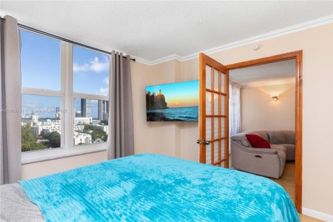 Condominio en alquiler en Sunny Isles Beach, Florida, 2 dormitorios, 99.41 m2 № 1954365 - foto 13