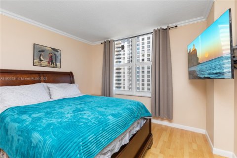 Condominio en alquiler en Sunny Isles Beach, Florida, 2 dormitorios, 99.41 m2 № 1954365 - foto 12