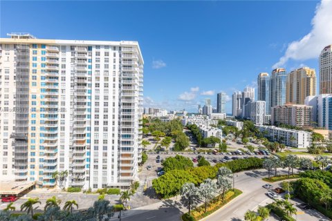 Condominio en alquiler en Sunny Isles Beach, Florida, 2 dormitorios, 99.41 m2 № 1954365 - foto 27