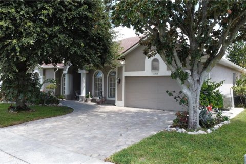 Casa en venta en Orlando, Florida, 4 dormitorios, 242.1 m2 № 1910364 - foto 1