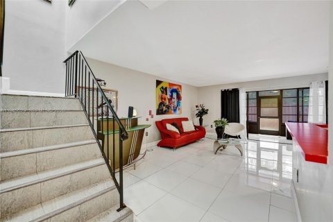 Touwnhouse à vendre à Hollywood, Floride: 4 chambres, 155.15 m2 № 2085671 - photo 23