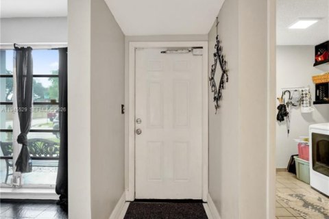 Touwnhouse à vendre à Hollywood, Floride: 4 chambres, 155.15 m2 № 2085671 - photo 10