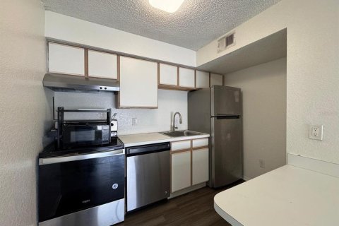 Copropriété à louer à Kissimmee, Floride: 1 chambre, 49.24 m2 № 2416719 - photo 2