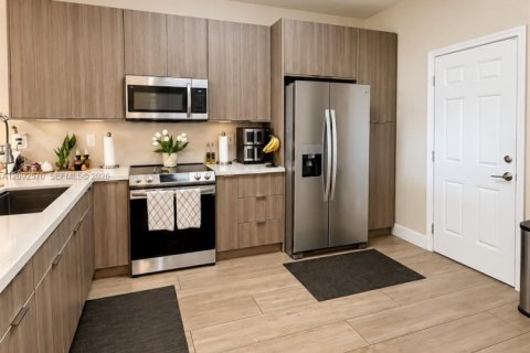 Touwnhouse à louer à Miami, Floride: 3 chambres, 155.89 m2 № 2385015 - photo 11