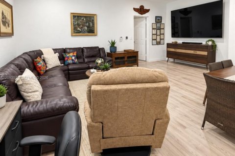 Touwnhouse à Miami, Floride 3 chambres, 155.89 m2 № 2385015