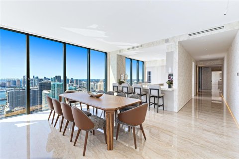 Condo in Miami, Florida, 4 bedrooms  № 2025533 - photo 7