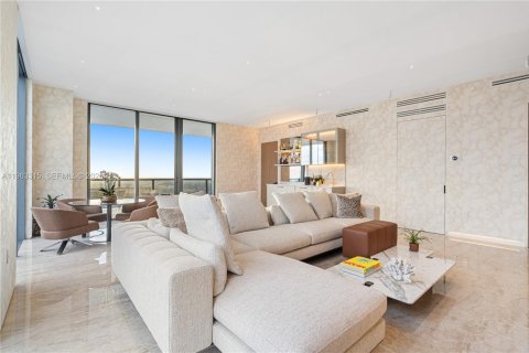 Condo in Miami, Florida, 4 bedrooms  № 2025533 - photo 27