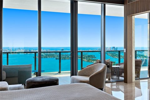 Condo in Miami, Florida, 4 bedrooms  № 2025533 - photo 20