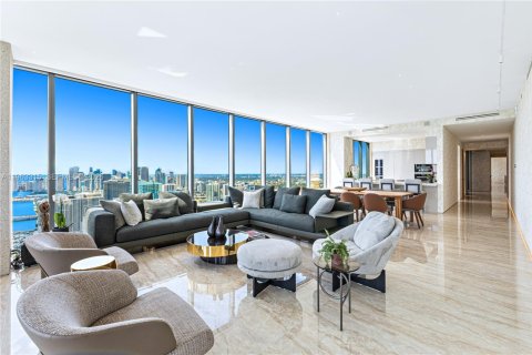 Condo in Miami, Florida, 4 bedrooms  № 2025533 - photo 8