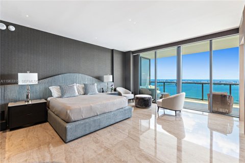 Condo in Miami, Florida, 4 bedrooms  № 2025533 - photo 30