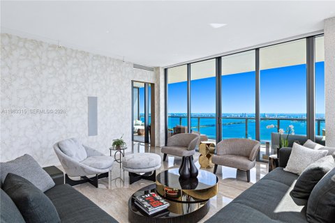 Condo in Miami, Florida, 4 bedrooms  № 2025533 - photo 10