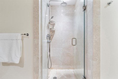 Copropriété à vendre à Sunny Isles Beach, Floride: 1 chambre, 80.08 m2 № 1579864 - photo 22
