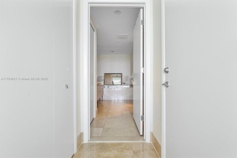 Copropriété à vendre à Sunny Isles Beach, Floride: 1 chambre, 80.08 m2 № 1579864 - photo 20
