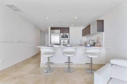 Copropriété à vendre à Sunny Isles Beach, Floride: 1 chambre, 80.08 m2 № 1579864 - photo 11