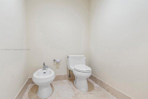 Copropriété à vendre à Sunny Isles Beach, Floride: 1 chambre, 80.08 m2 № 1579864 - photo 23