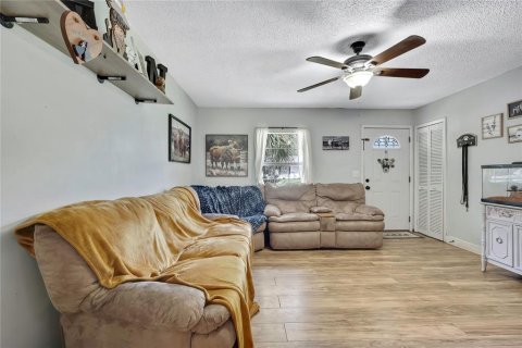House in Homosassa, Florida 3 bedrooms, 93.65 sq.m. № 2395917 - photo 6