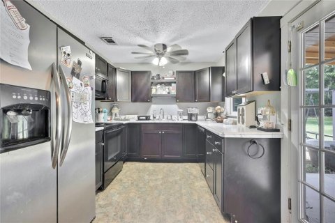House in Homosassa, Florida 3 bedrooms, 93.65 sq.m. № 2395917 - photo 7