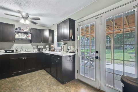 House in Homosassa, Florida 3 bedrooms, 93.65 sq.m. № 2395917 - photo 9