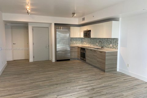 Снять в аренду кондоминиум в Майами, Флорида 2 спальни, 92.62м2, № 1976483 - фото 5