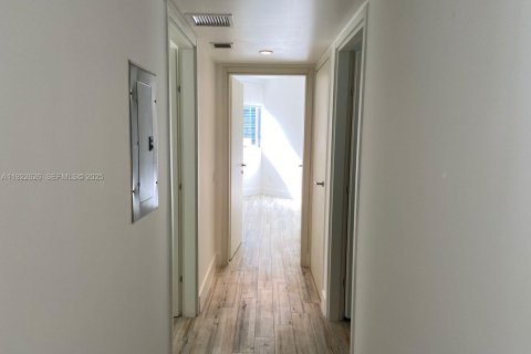 Снять в аренду кондоминиум в Майами, Флорида 2 спальни, 92.62м2, № 1976483 - фото 6