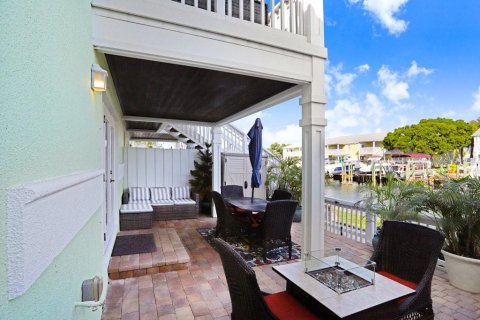 Condo in Saint Petersburg, Florida, 2 bedrooms  № 2144594 - photo 15