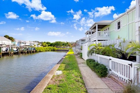 Condo in Saint Petersburg, Florida, 2 bedrooms  № 2144594 - photo 17