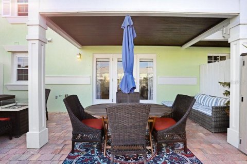 Condo in Saint Petersburg, Florida, 2 bedrooms  № 2144594 - photo 16