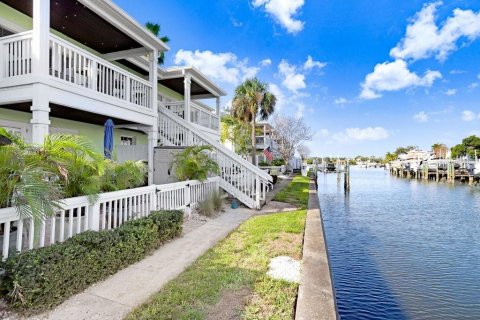 Condo in Saint Petersburg, Florida, 2 bedrooms  № 2144594 - photo 18