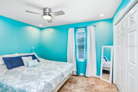 Condo in Saint Petersburg, Florida, 2 bedrooms  № 2144594 - photo 8