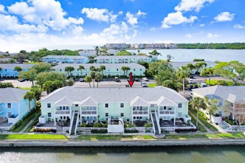 Condo in Saint Petersburg, Florida, 2 bedrooms  № 2144594 - photo 28