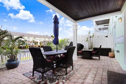 Condo in Saint Petersburg, Florida, 2 bedrooms  № 2144594 - photo 13