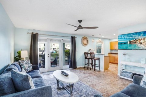 Condo in Saint Petersburg, Florida, 2 bedrooms  № 2144594 - photo 4