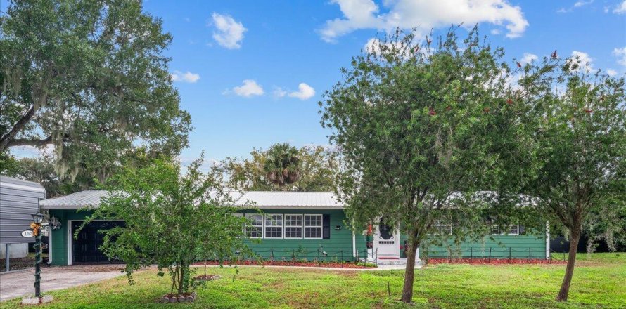 House in Crescent City, Florida 4 bedrooms, 169.64 sq.m. № 867954